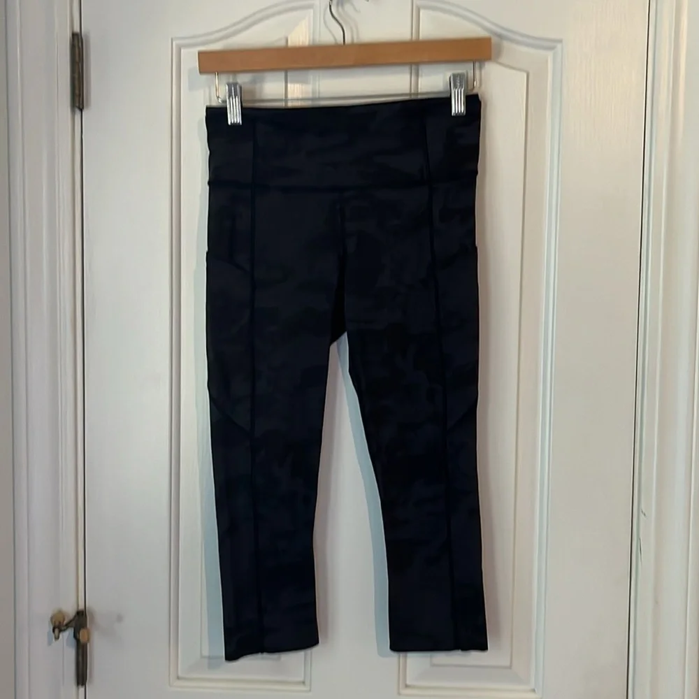 Lululemon | Fast and Free Crop II 19